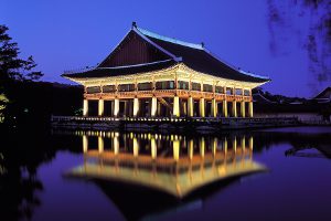 Unser schwulen Gay Reisen nach Korea zeigen Ihnen die Vielfalt Asiens. Flanieren Sie durch die Hauptstadt Seoul und tauchen Sie ein in die Kultur. Koreanischer Palast